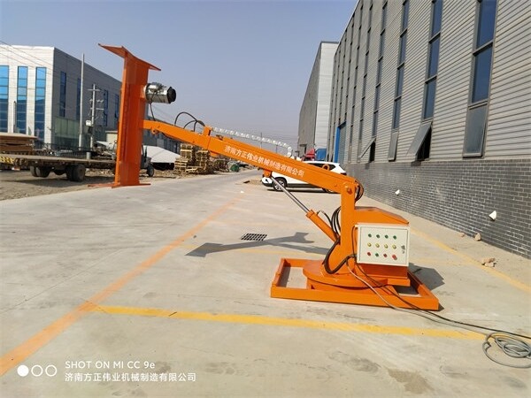 高速(sù)公路(lù)綠(lǜ)籬修剪機22